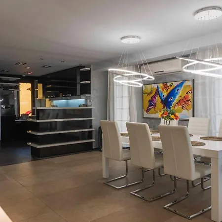 Villa Sg *