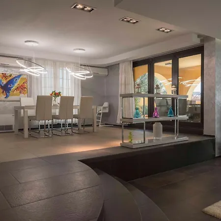 Villa Sg *